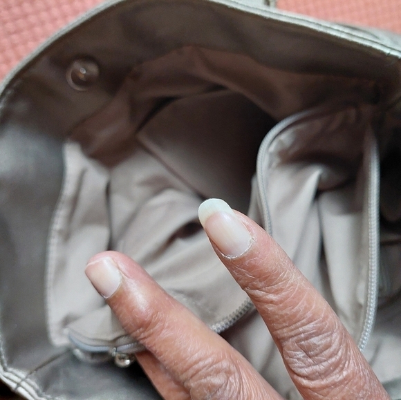 Relic Metallic Double-Front Pocket Tote Over-shoulder Bag - Picture 6 of 16